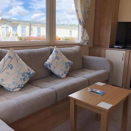 Tref Y Clawdd Apartment Felixstowe Exterior photo